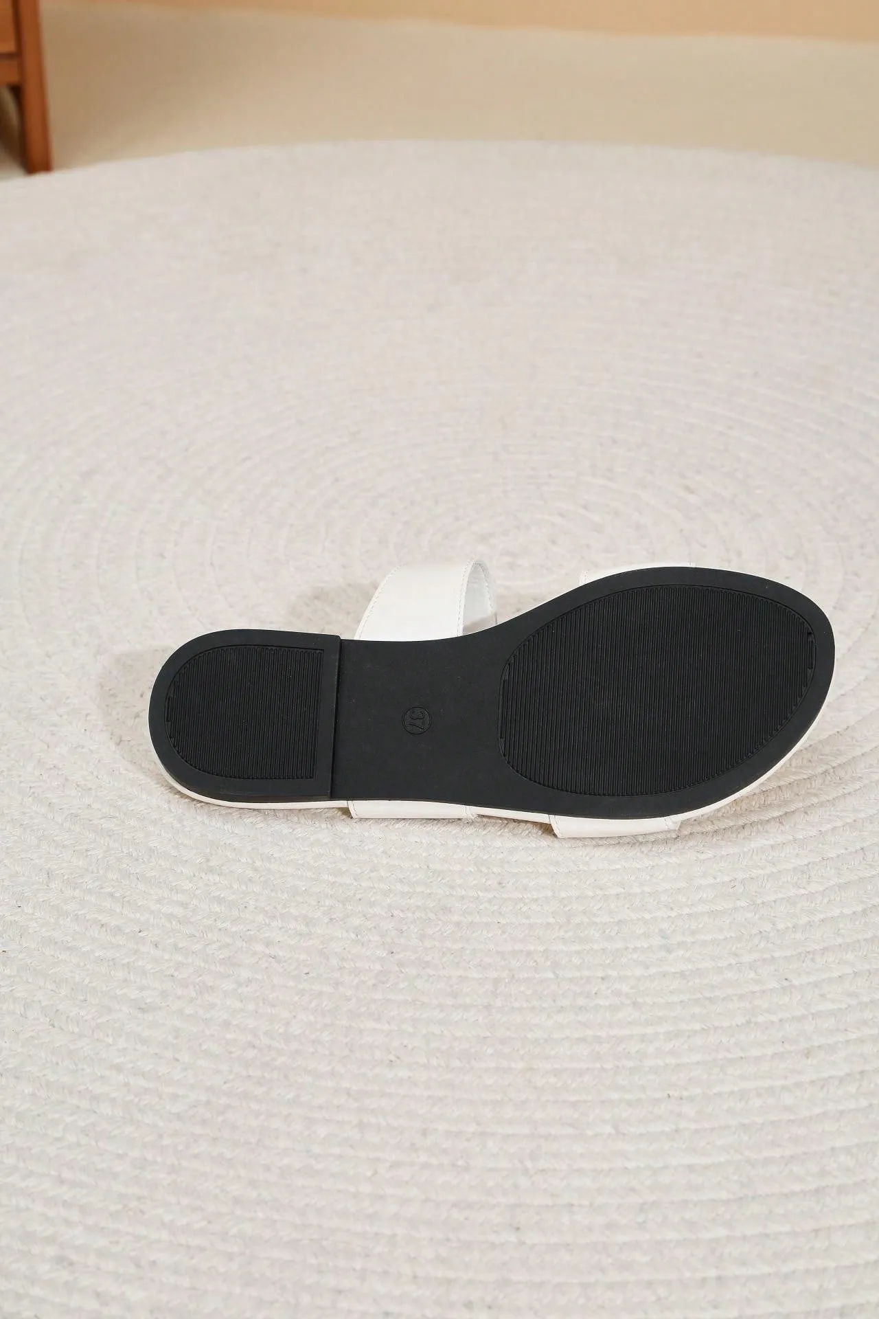 Double Metal Buckle Round Toe Comfortable Outdoor Casual Flat Slippers