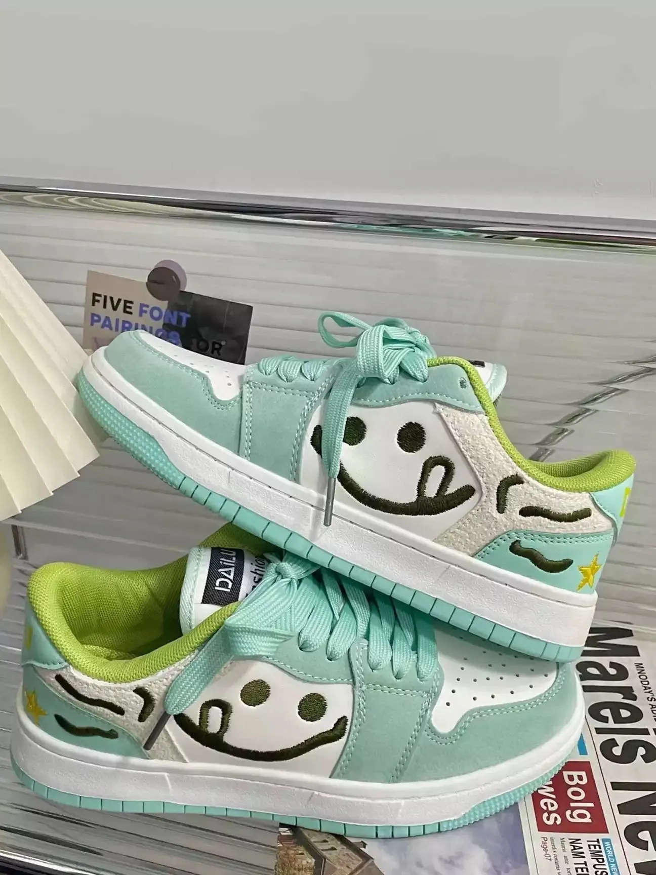 Niceprimes  Smiley Skateboarding Shoes